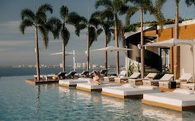 Maxwell Residences Romantic Zone